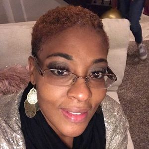 Meet your Posher, Eboni